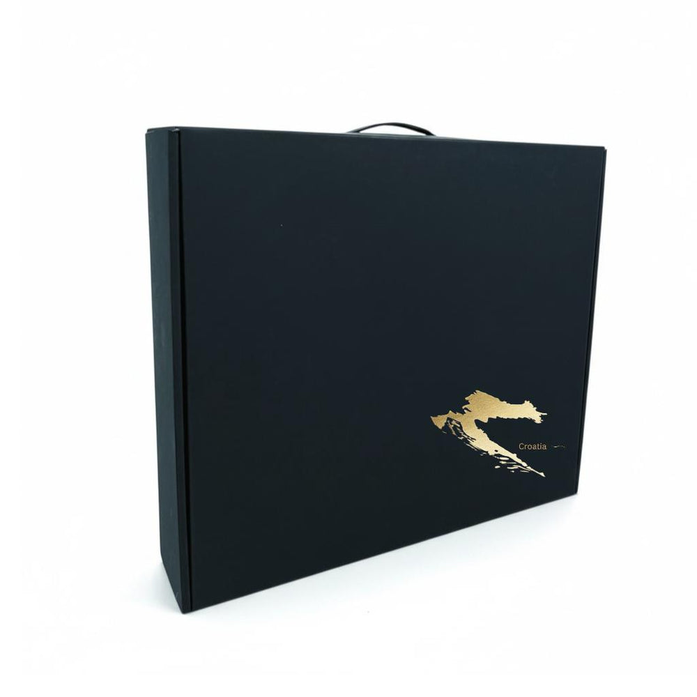 Black gift box with a Croatia-themed 3D sticker